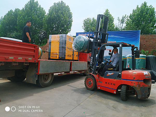 青島空壓機,青島螺桿空壓機,青島永磁變頻空壓機,青島空壓機維修,青島空壓機保養(yǎng),青島空壓機配件,青島上門維修空壓機,膠州空壓機,膠州空壓機維修,膠州空壓機保養(yǎng) 